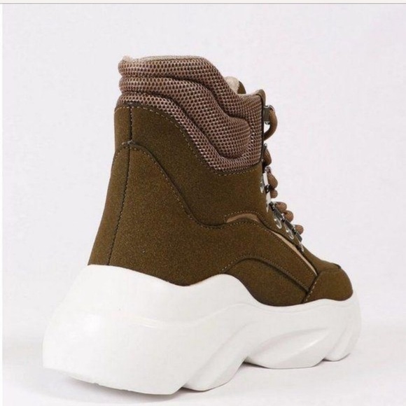 ⭐️⭐️Sweet Street-Style Lace-Up Bubble Platform Sneaks—NWT - Picture 7 of 9